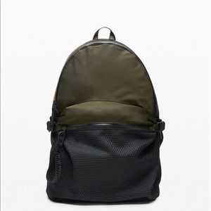 Lululemon All Hours Backpack 27 L - brand new!